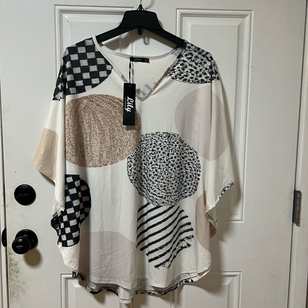 NWT Lily By Firmiana Women Top Size L